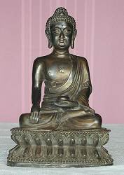 Tibetan Buddha fine patina - beautiful detail - Bronze (11 in. tall) - early 20th C